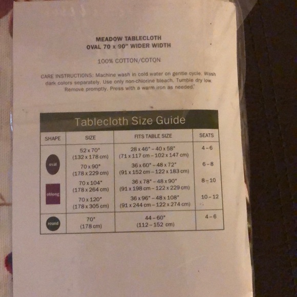 Linens n Things Table cloth - Picture 4 of 4